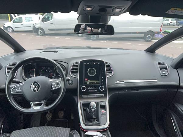 Vente en ligne Renault Grand Scenic 4 Grand Scenic TCe 140 FAP - 21 au prix de 20 990 €