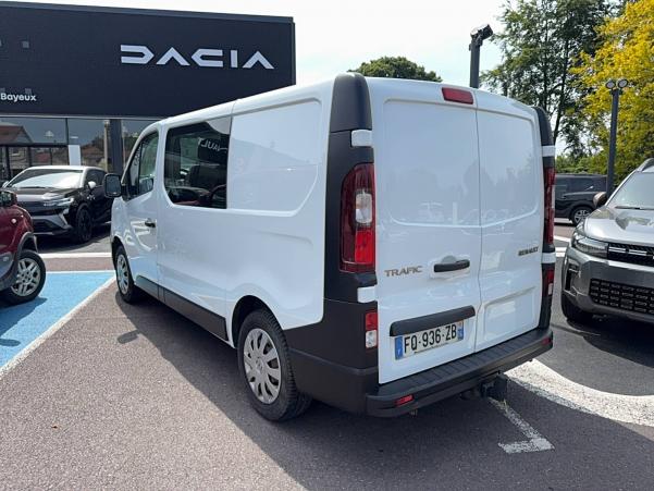 Vente en ligne Renault Trafic Cabine Approfondie TRAFIC CA L1H1 1000 KG DCI 120 au prix de 17 990 €