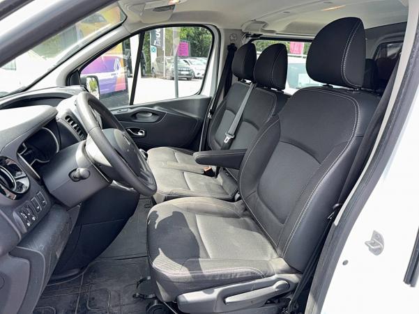 Vente en ligne Renault Trafic Cabine Approfondie TRAFIC CA L1H1 1000 KG DCI 120 au prix de 17 990 €