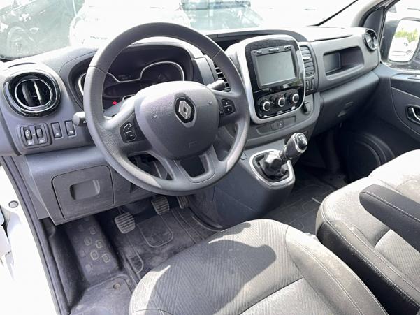 Vente en ligne Renault Trafic Cabine Approfondie TRAFIC CA L1H1 1000 KG DCI 120 au prix de 17 990 €