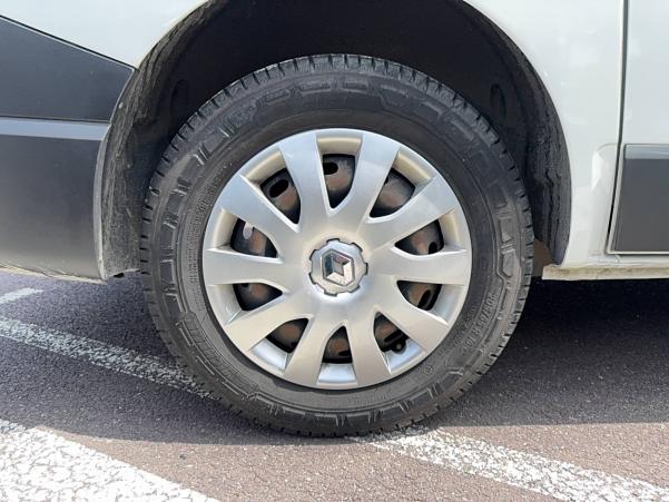 Vente en ligne Renault Trafic Cabine Approfondie TRAFIC CA L1H1 1000 KG DCI 120 au prix de 17 990 €