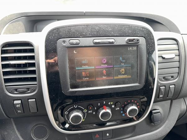 Vente en ligne Renault Trafic Cabine Approfondie TRAFIC CA L1H1 1000 KG DCI 120 au prix de 17 990 €