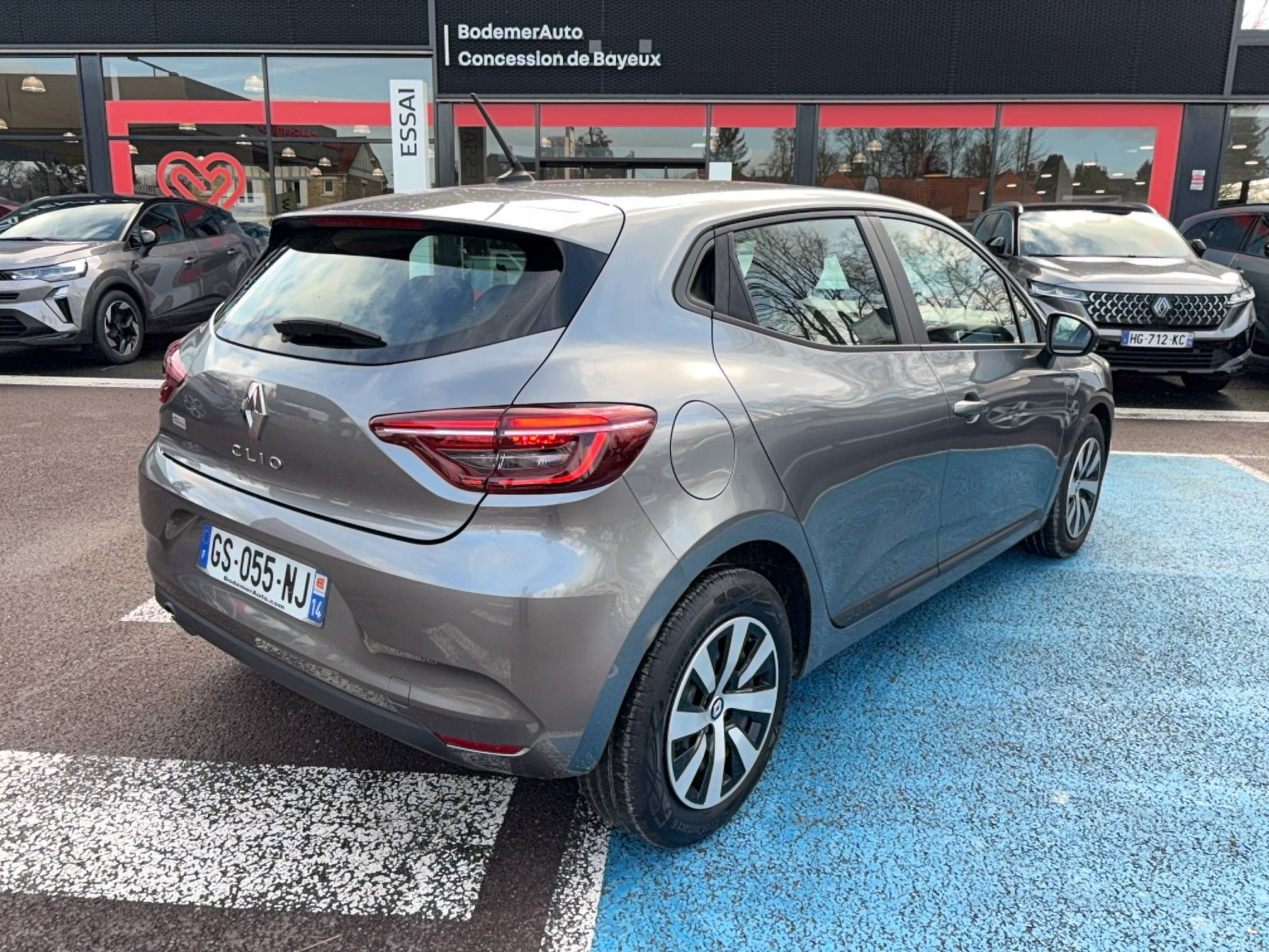 Vente en ligne Renault Clio 5 Clio TCe 90 au prix de 14 990 €