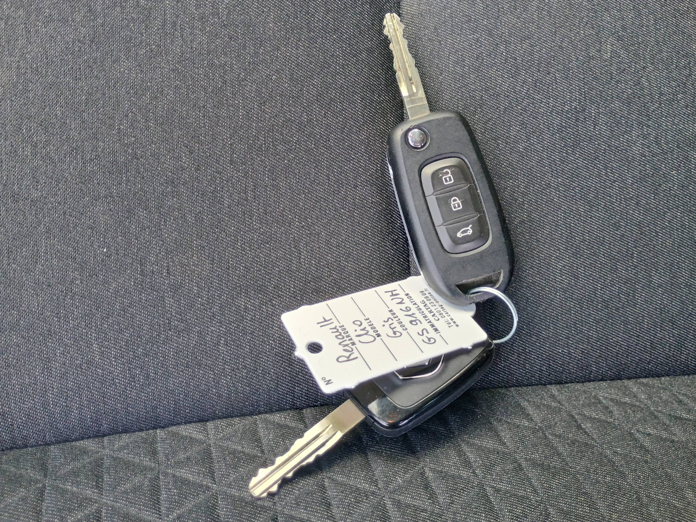 Vente en ligne Renault Clio 5 Clio TCe 90 au prix de 14 990 €