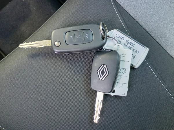 Vente en ligne Renault Clio 5 Clio E-Tech full hybrid 145 au prix de 19 990 €