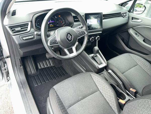 Vente en ligne Renault Clio 5 Clio E-Tech 140 - 21N au prix de 17 990 €