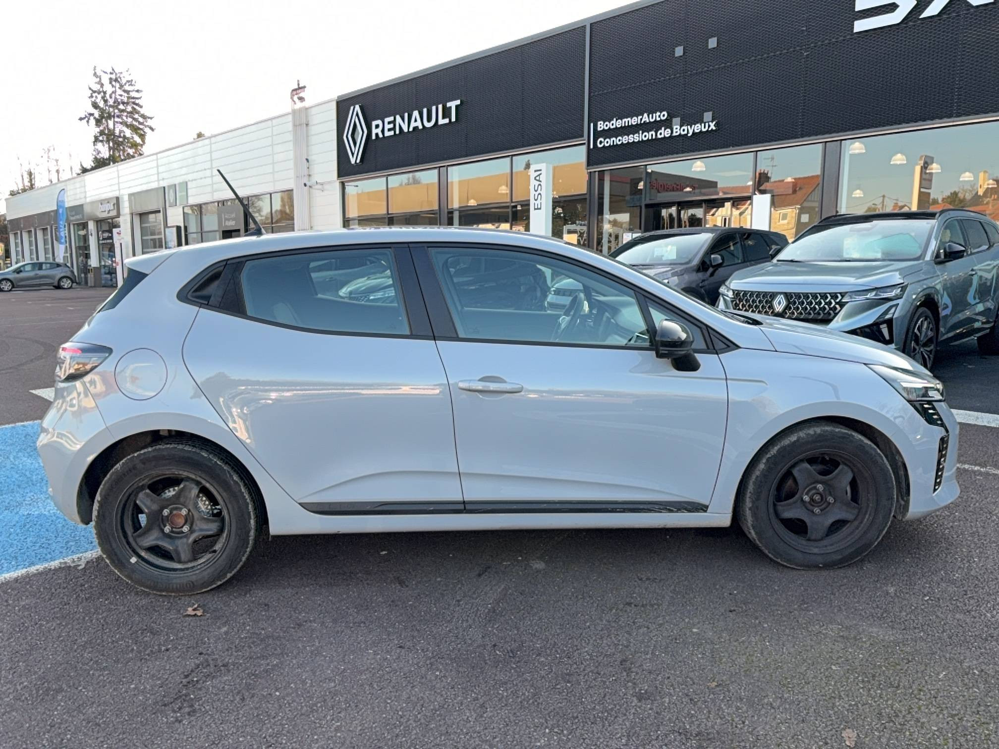 Vente en ligne Renault Clio 5 Clio TCe 90 au prix de 149 990 €