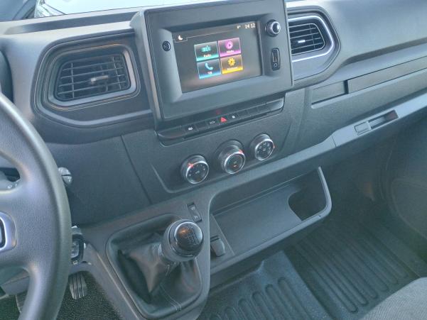 Vente en ligne Renault Master Fourgon MASTER FGN TRAC F3300 L2H2 DCI 135 au prix de 23 490 €