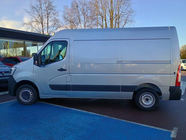 Vente en ligne Renault Master Fourgon MASTER FGN TRAC F3300 L2H2 DCI 135 au prix de 23 490 €