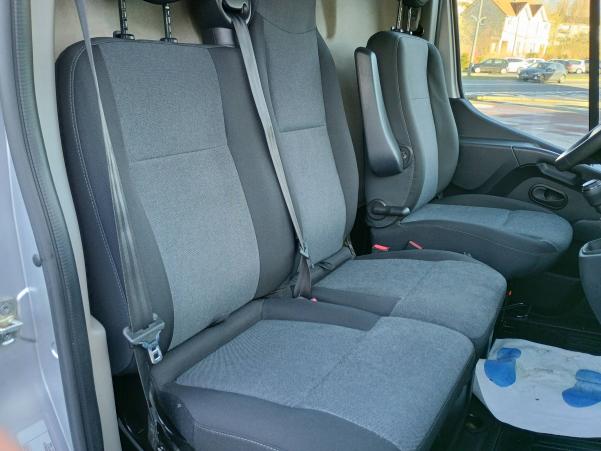 Vente en ligne Renault Master Fourgon MASTER FGN TRAC F3300 L2H2 DCI 135 au prix de 23 490 €