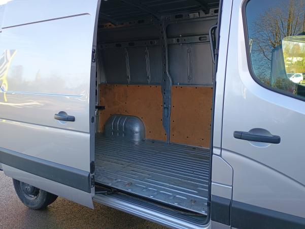 Vente en ligne Renault Master Fourgon MASTER FGN TRAC F3300 L2H2 DCI 135 au prix de 23 490 €