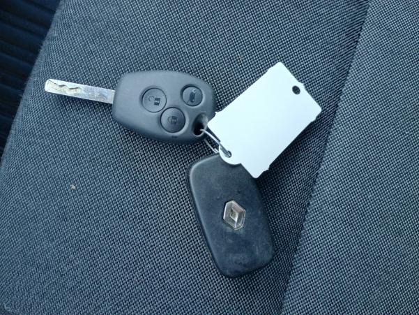 Vente en ligne Renault Master Fourgon MASTER FGN TRAC F3300 L2H2 DCI 135 au prix de 23 490 €