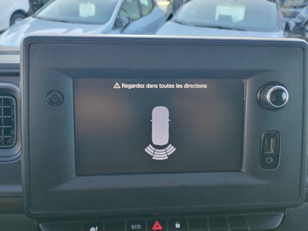 Vente en ligne Renault Master Fourgon MASTER FGN TRAC F3300 L2H2 DCI 135 au prix de 23 490 €