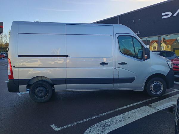 Vente en ligne Renault Master 3 Fourgon MASTER FGN TRAC F3300 L2H2 DCI 135 au prix de 23 990 €