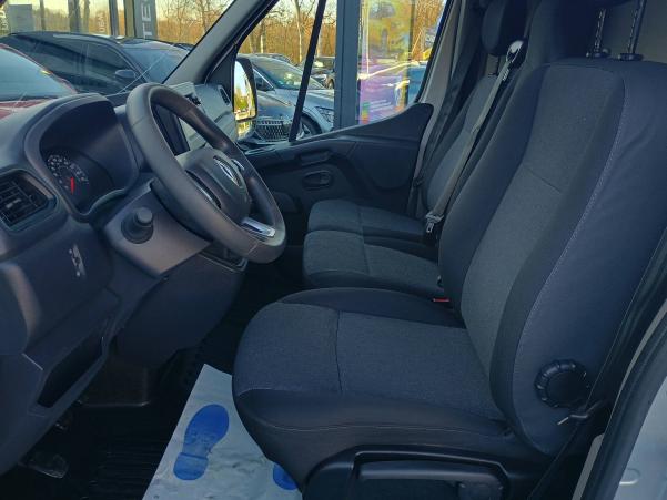 Vente en ligne Renault Master Fourgon MASTER FGN TRAC F3300 L2H2 DCI 135 au prix de 23 490 €