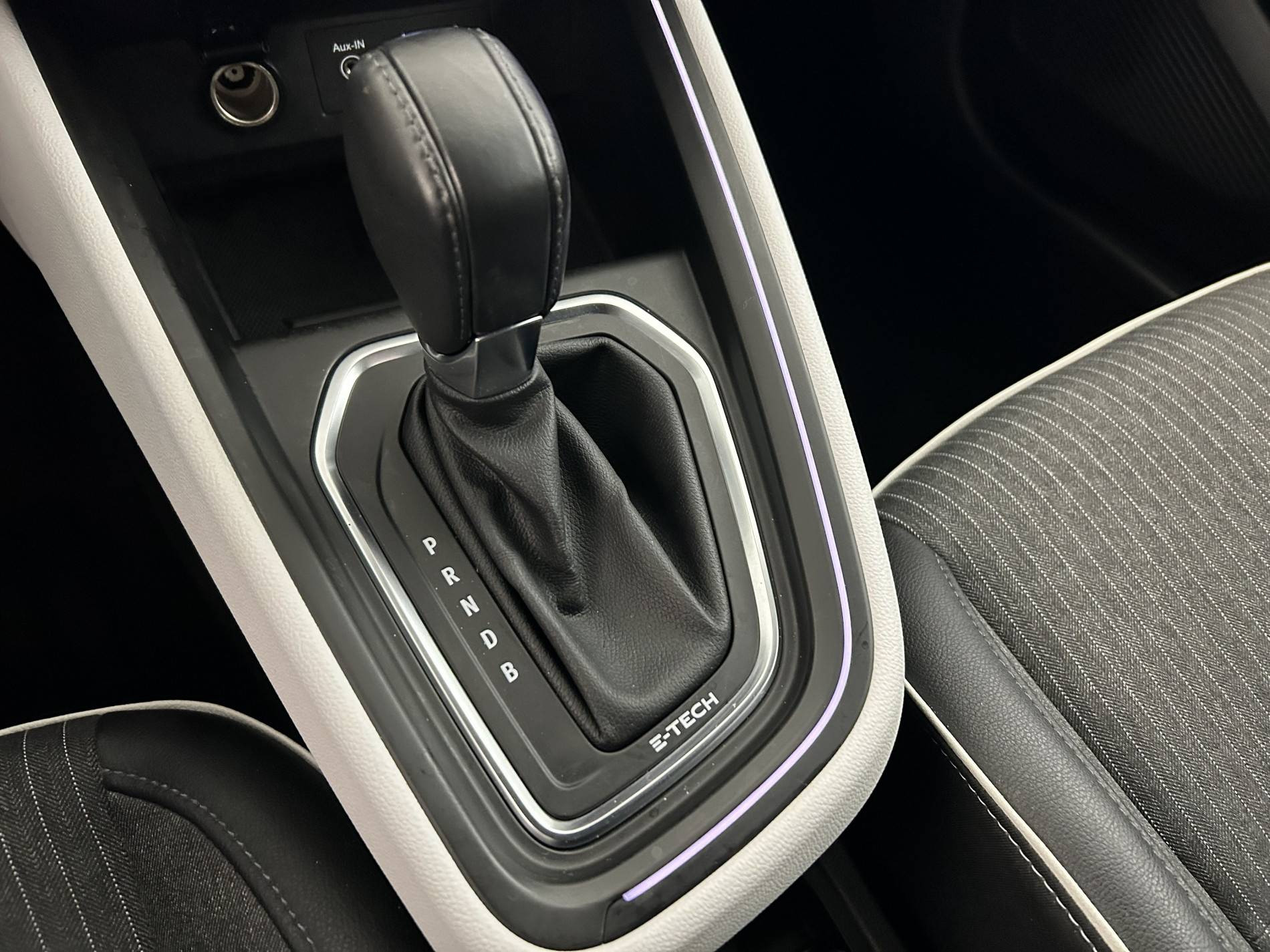 Vente en ligne Renault Clio 5 Clio E-Tech 140 - 21N au prix de 16 590 €