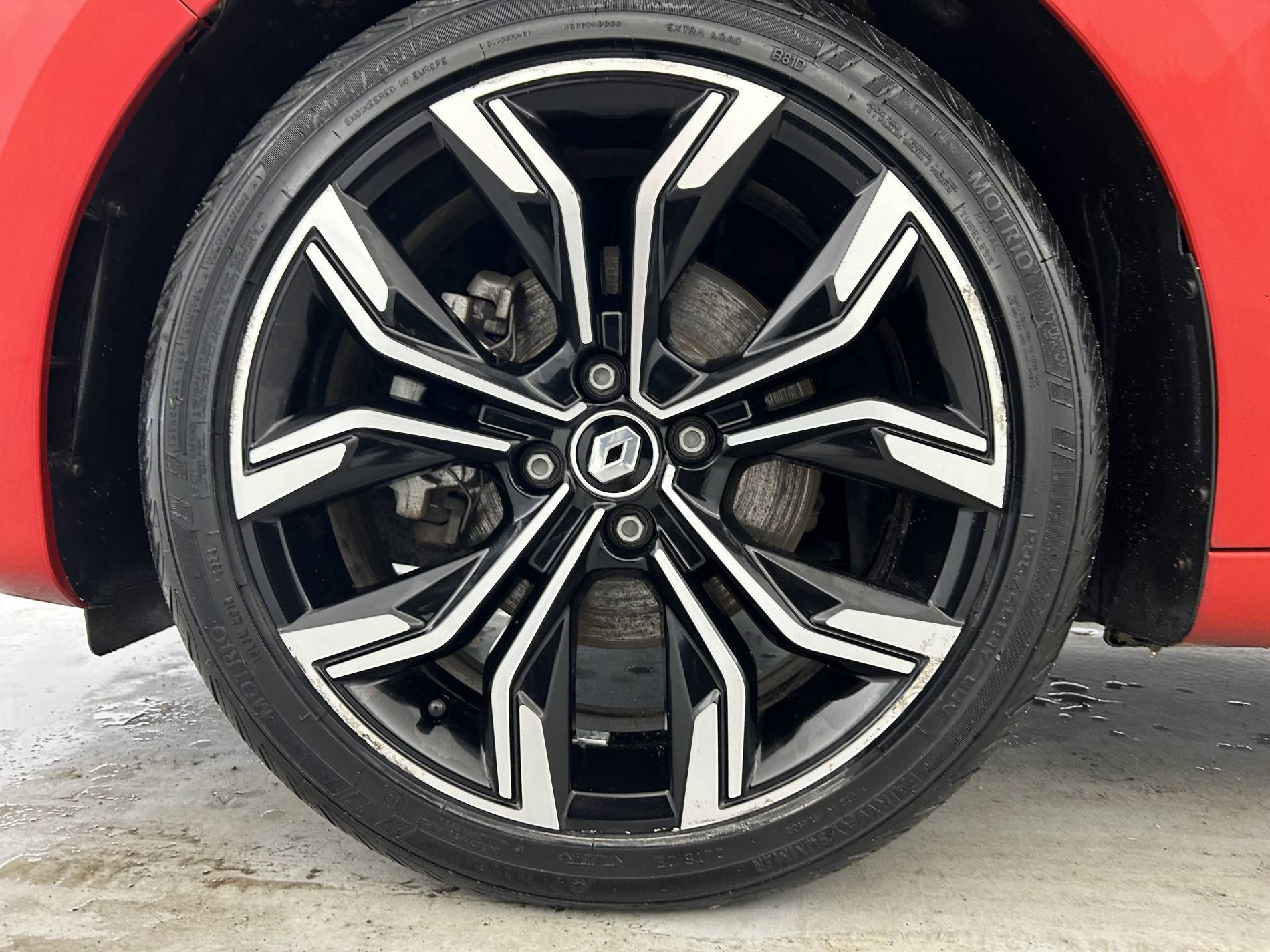 Vente en ligne Renault Clio 5 Clio E-Tech 140 - 21N au prix de 16 590 €