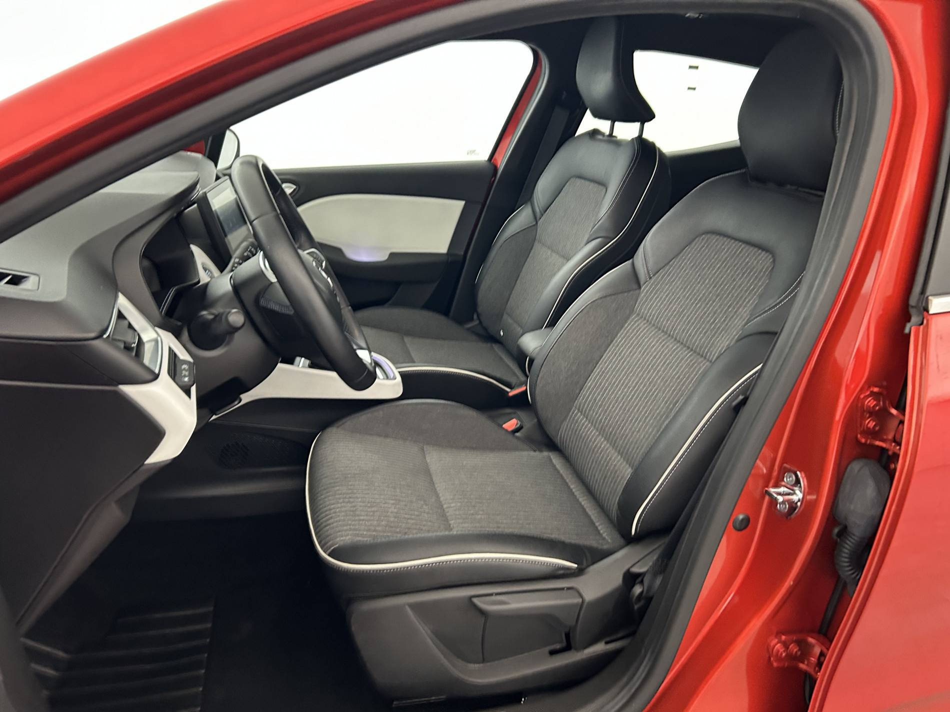 Vente en ligne Renault Clio 5 Clio E-Tech 140 - 21N au prix de 16 590 €