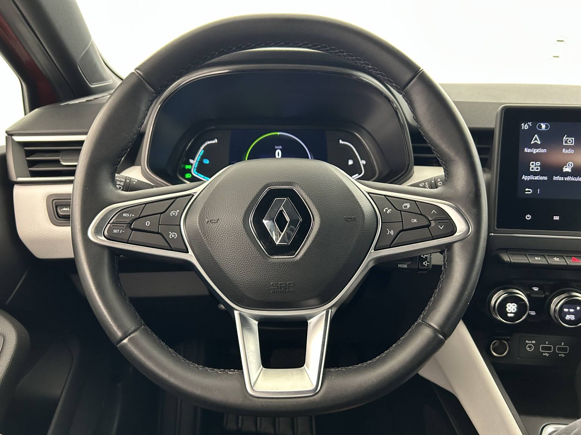 Vente en ligne Renault Clio 5 Clio E-Tech 140 - 21N au prix de 16 590 €