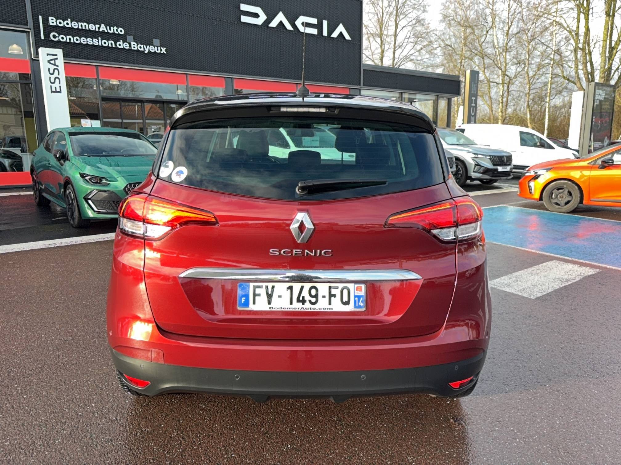 Vente en ligne Renault Scenic 4 Scenic Blue dCi 120 au prix de 17 990 €