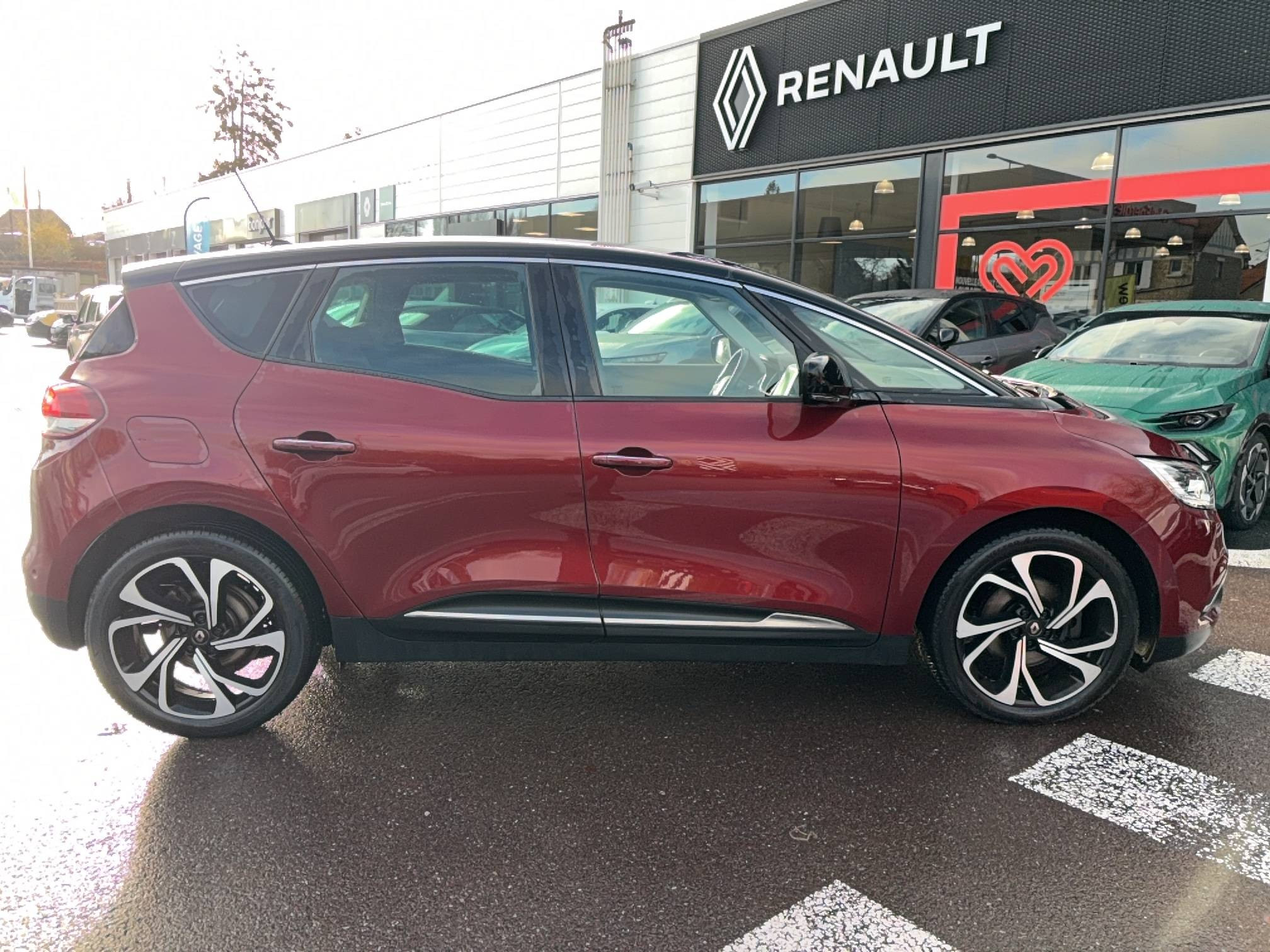 Vente en ligne Renault Scenic 4 Scenic Blue dCi 120 au prix de 17 990 €