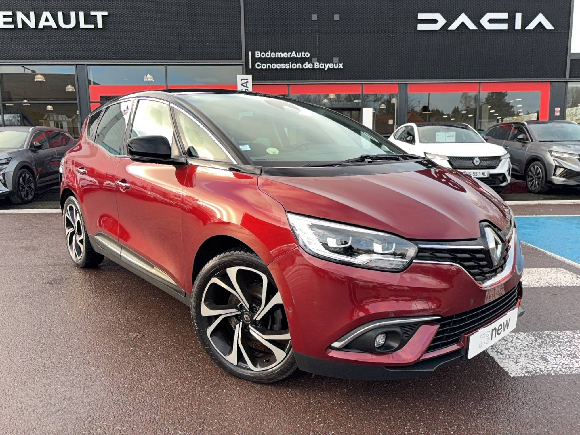 Vente en ligne Renault Scenic 4 Scenic Blue dCi 120 au prix de 17 990 €