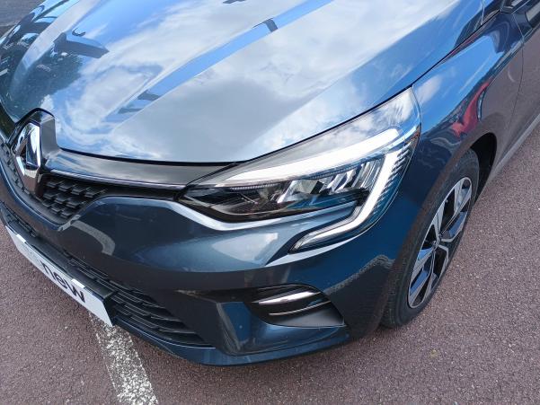 Vente en ligne Renault Clio 5 Clio E-Tech full hybrid 145 au prix de 17 990 €