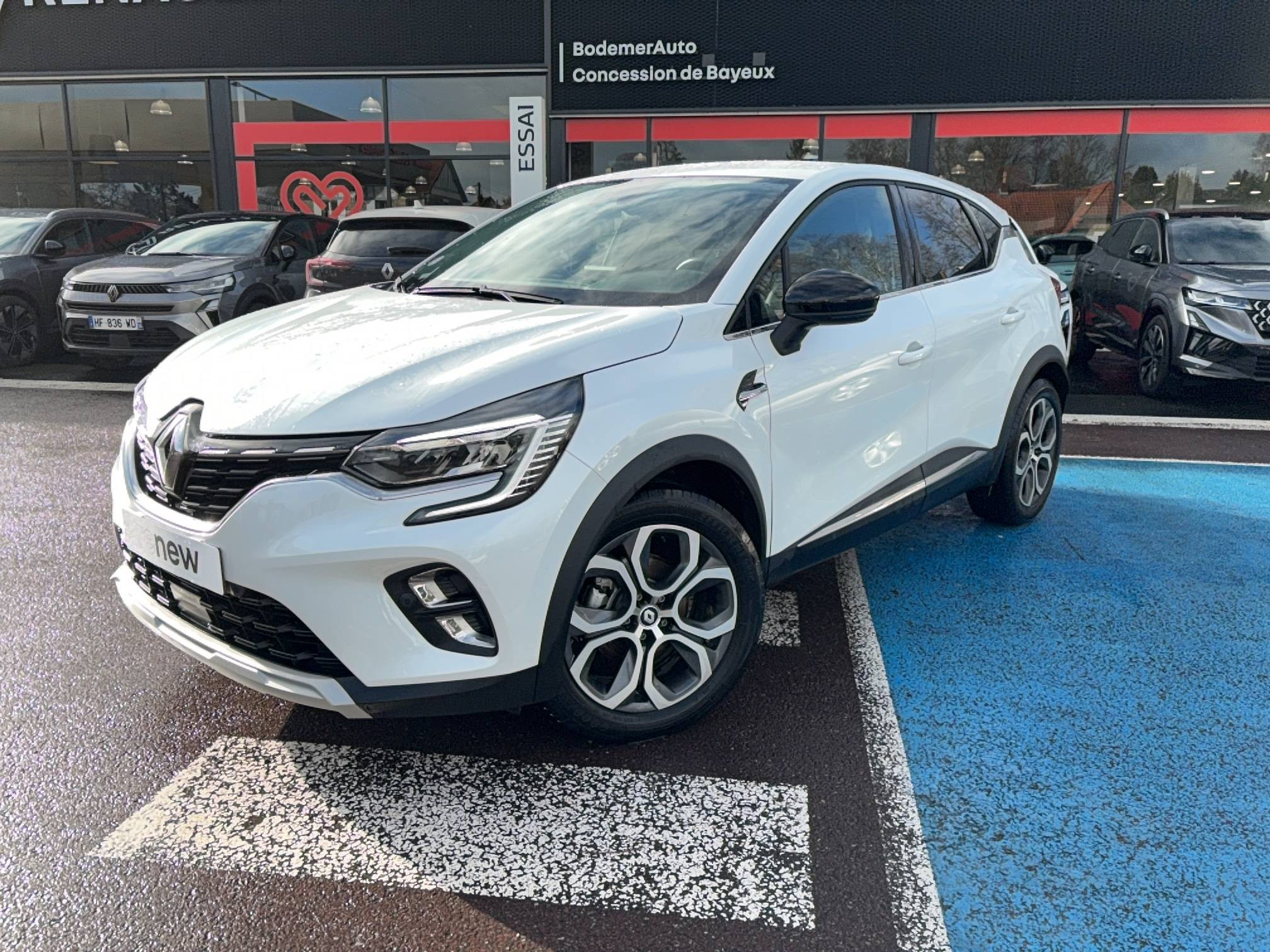 Renault Captur  E-Tech full hybrid 145 occasion de 2024 en vente à Bayeux