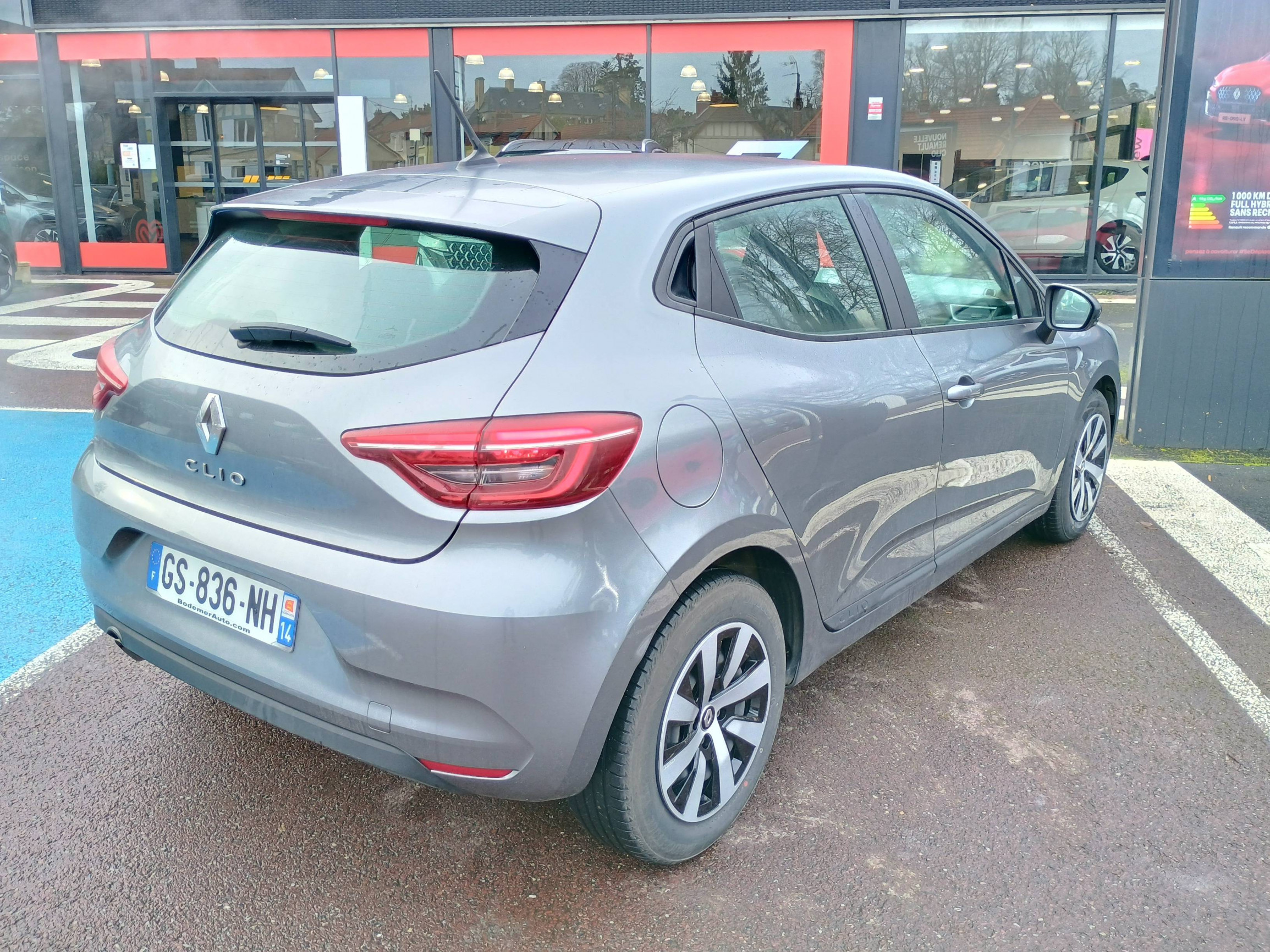 Vente en ligne Renault Clio 5 Clio TCe 90 au prix de 14 490 €