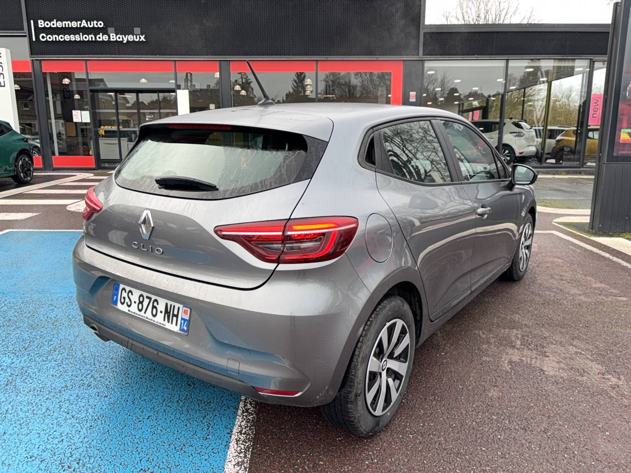 Vente en ligne Renault Clio 5 Clio TCe 90 au prix de 14 490 €