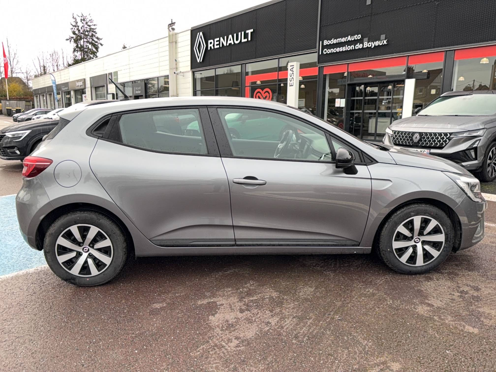 Vente en ligne Renault Clio 5 Clio TCe 90 au prix de 14 490 €