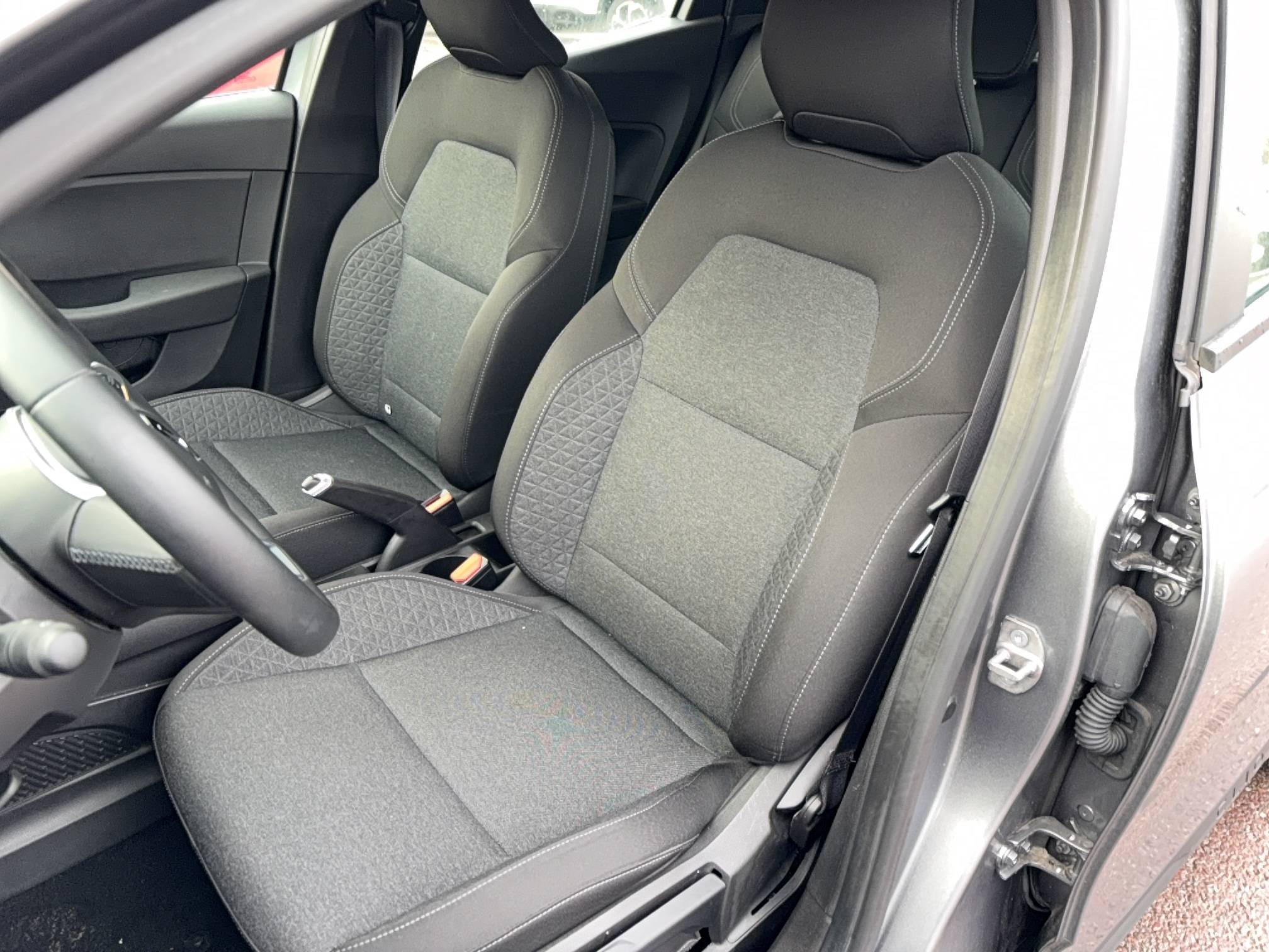 Vente en ligne Renault Clio 5 Clio TCe 90 au prix de 14 490 €