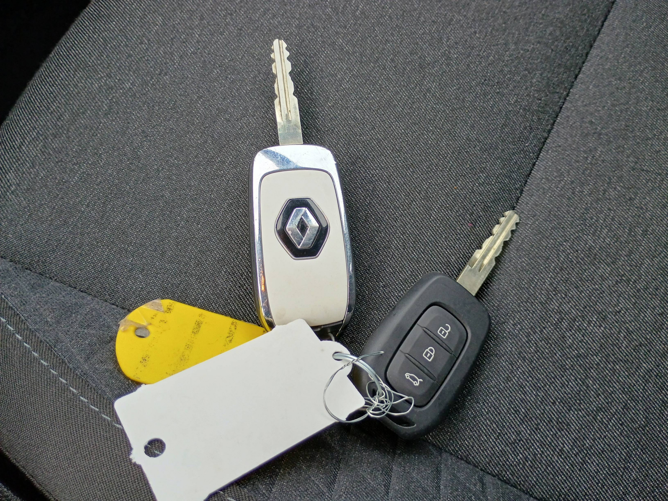 Vente en ligne Renault Clio 5 Clio TCe 90 au prix de 14 490 €