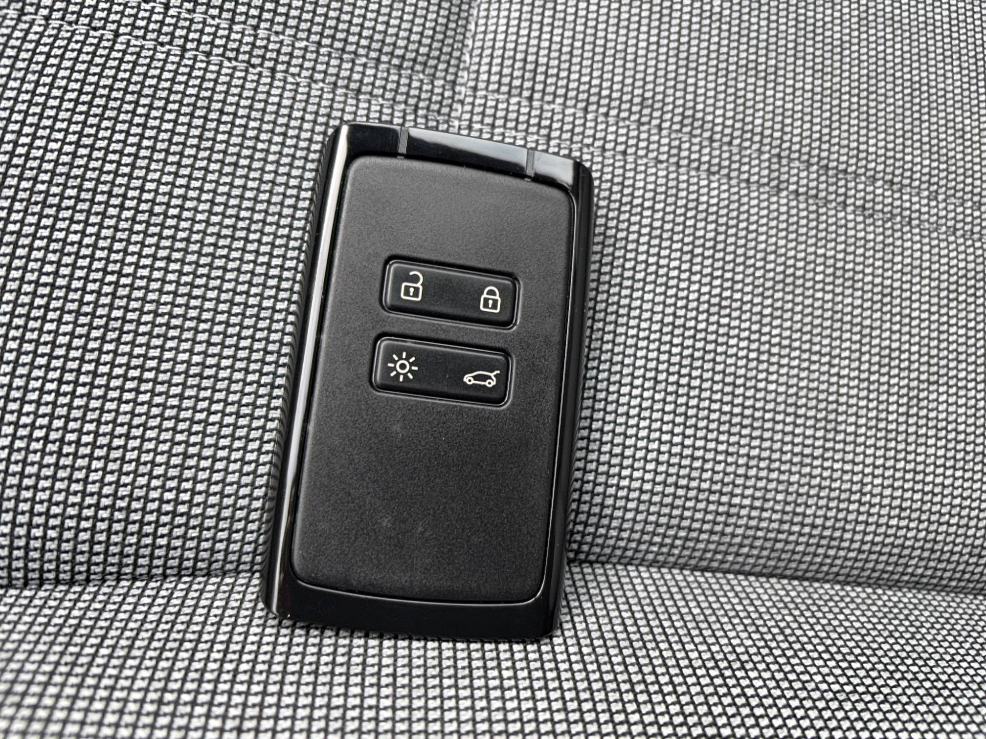 Vente en ligne Renault Scenic E-Tech  220 ch grande autonomie au prix de 41 990 €