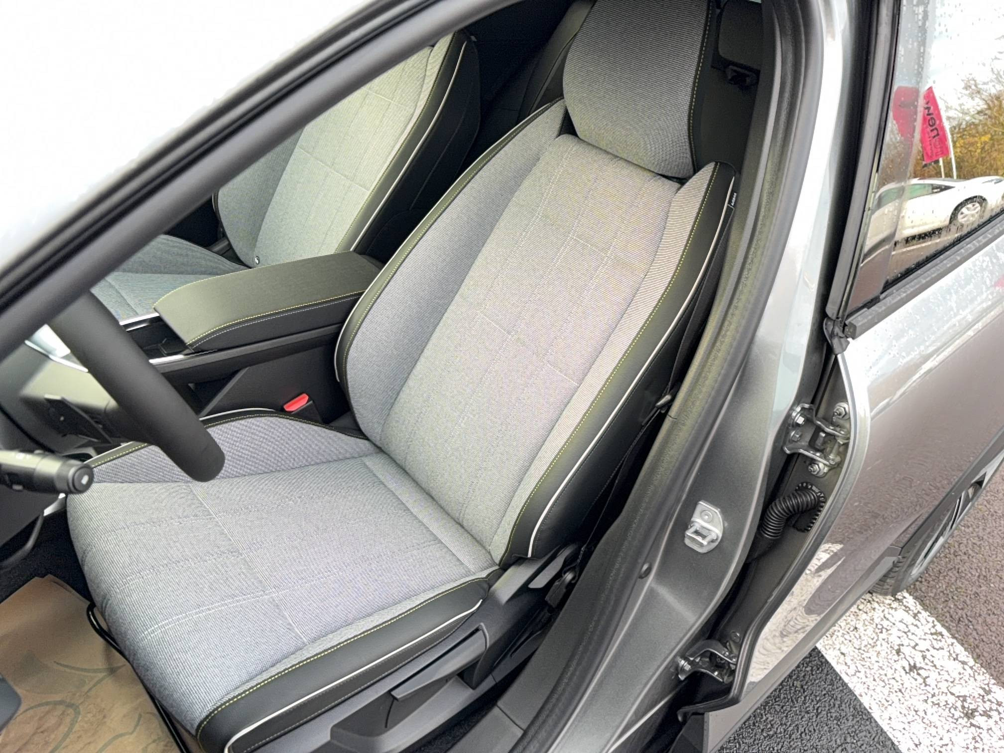 Vente en ligne Renault Scenic E-Tech  220 ch grande autonomie au prix de 41 990 €
