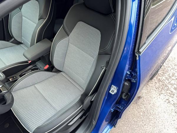 Vente en ligne Renault Clio 5 Clio E-Tech full hybrid 145 au prix de 22 990 €