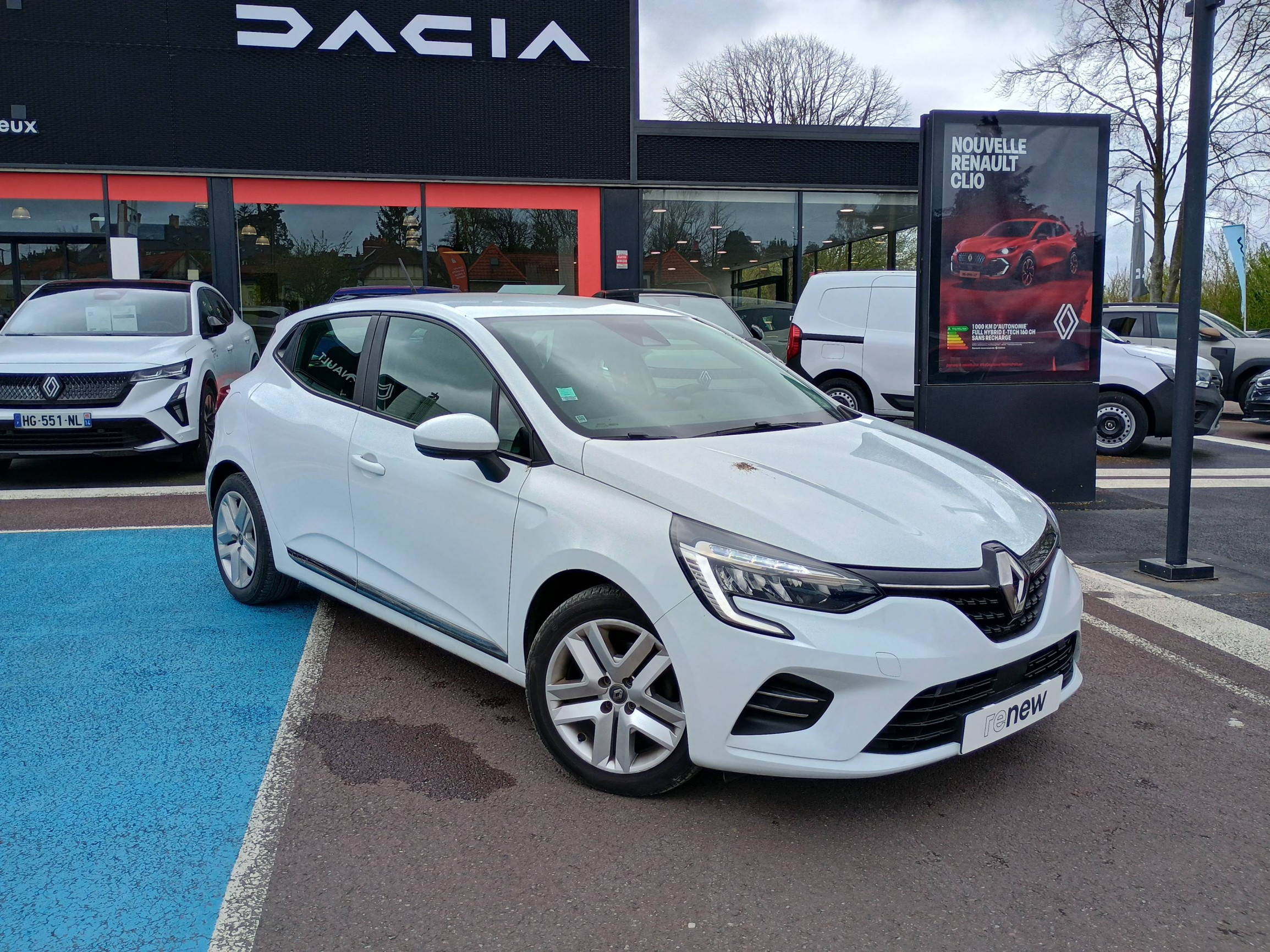 Vente en ligne Renault Clio 5 Clio Blue dCi 85 au prix de 12 990 €