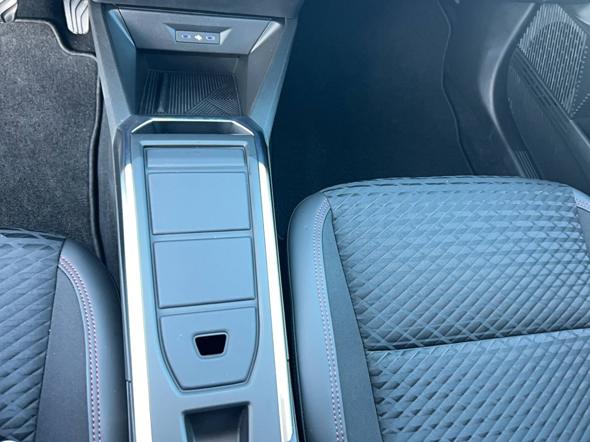 Vente en ligne Renault Clio 6 Clio E-Tech full hybrid 160 ch au prix de 26 990 €