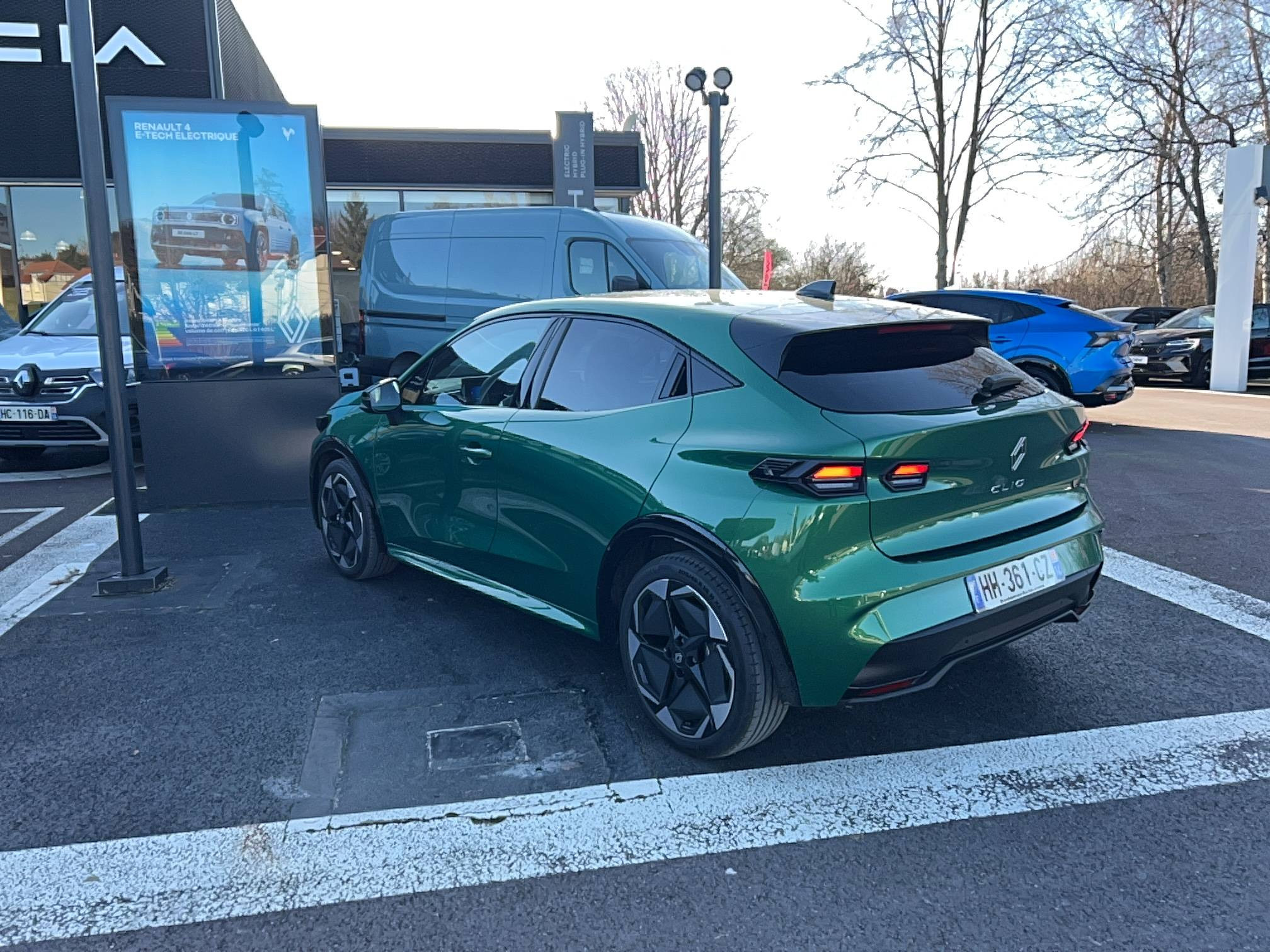 Vente en ligne Renault Clio 6 Clio E-Tech full hybrid 160 ch au prix de 26 990 €