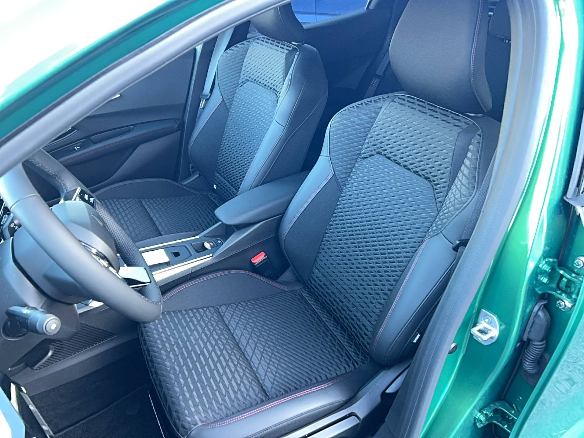 Vente en ligne Renault Clio 6 Clio E-Tech full hybrid 160 ch au prix de 26 990 €