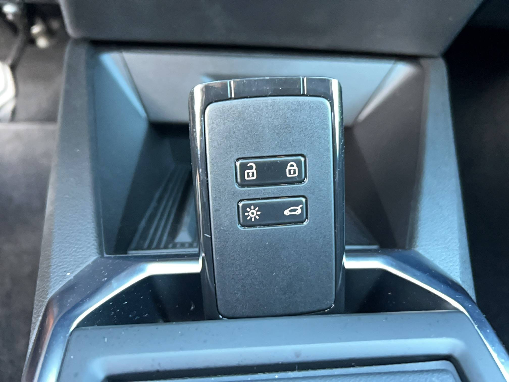 Vente en ligne Renault Clio 6 Clio E-Tech full hybrid 160 ch au prix de 26 990 €