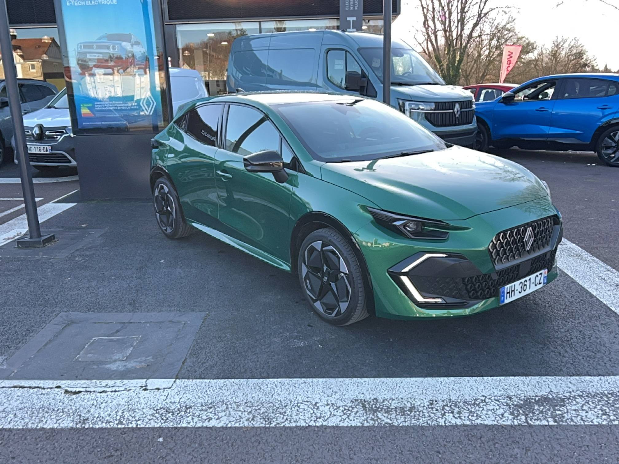 Vente en ligne Renault Clio 6 Clio E-Tech full hybrid 160 ch au prix de 26 990 €