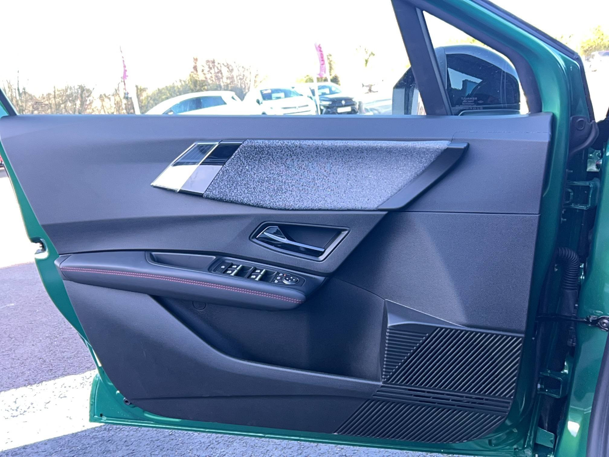 Vente en ligne Renault Clio 6 Clio E-Tech full hybrid 160 ch au prix de 26 990 €