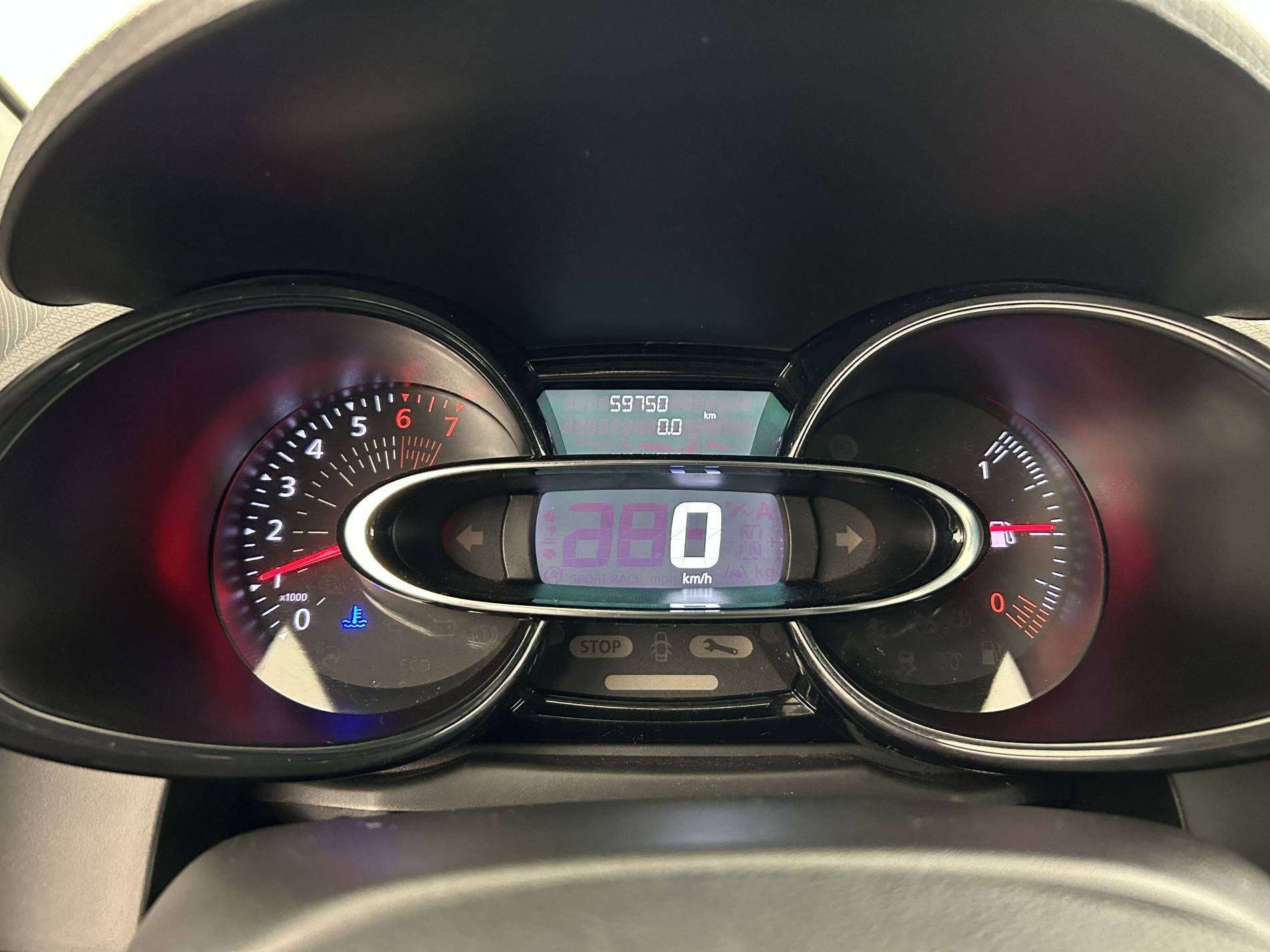 Vente en ligne Renault Clio 4 Clio 1.2 16V 75 au prix de 10 490 €