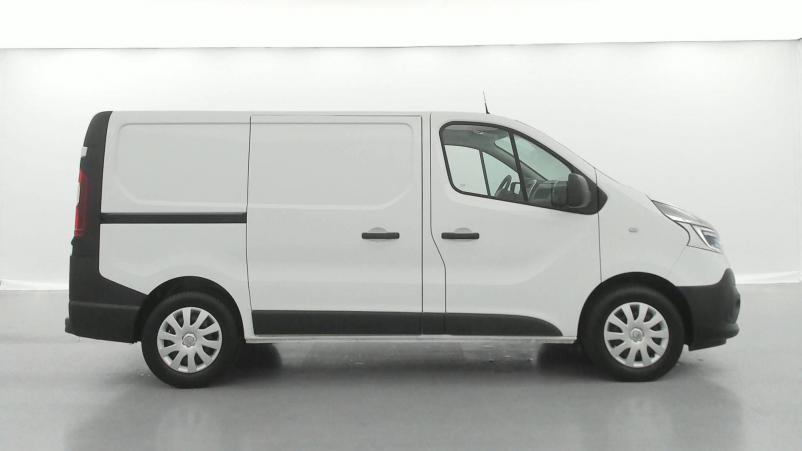 Vente en ligne Renault Trafic 3 Fourgon TRAFIC FGN L1H1 1000 KG DCI 145 ENERGY au prix de 23 590 €