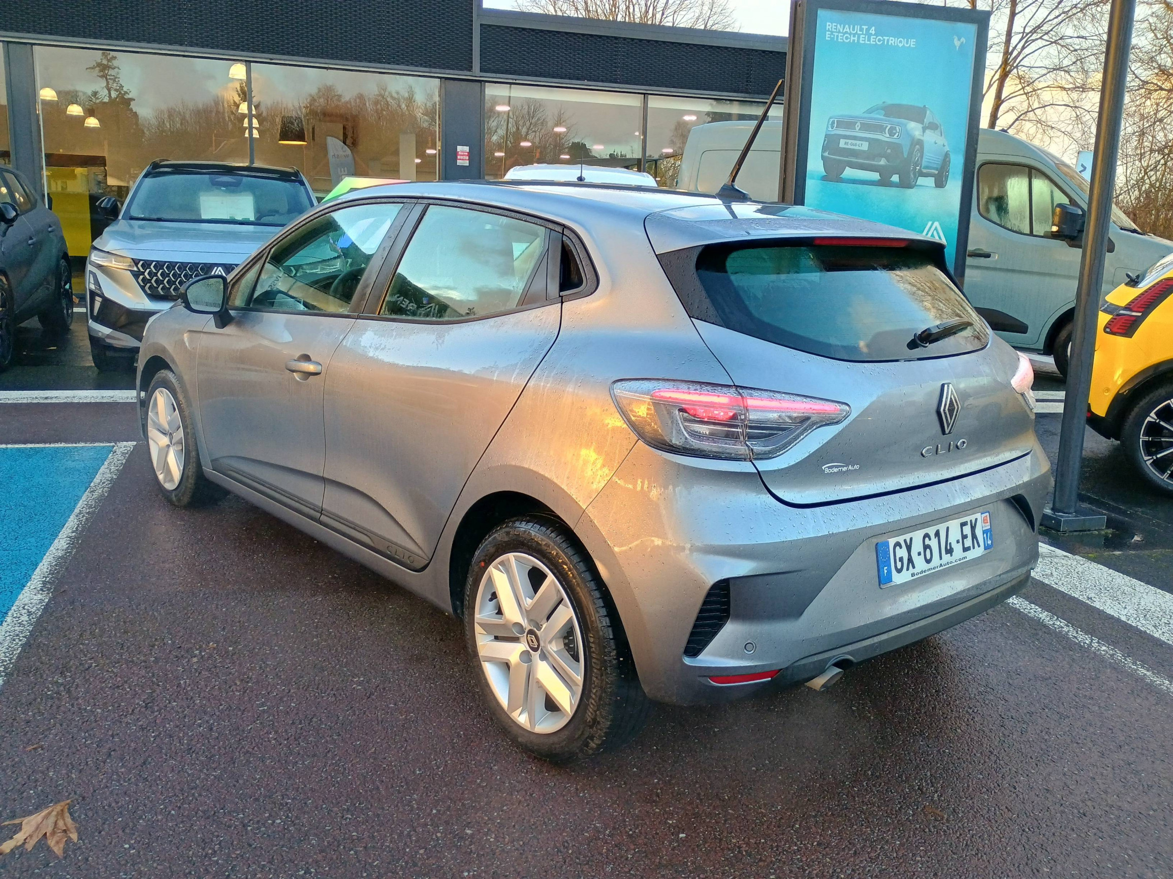 Vente en ligne Renault Clio 5 Clio SCe 65 au prix de 14 990 €