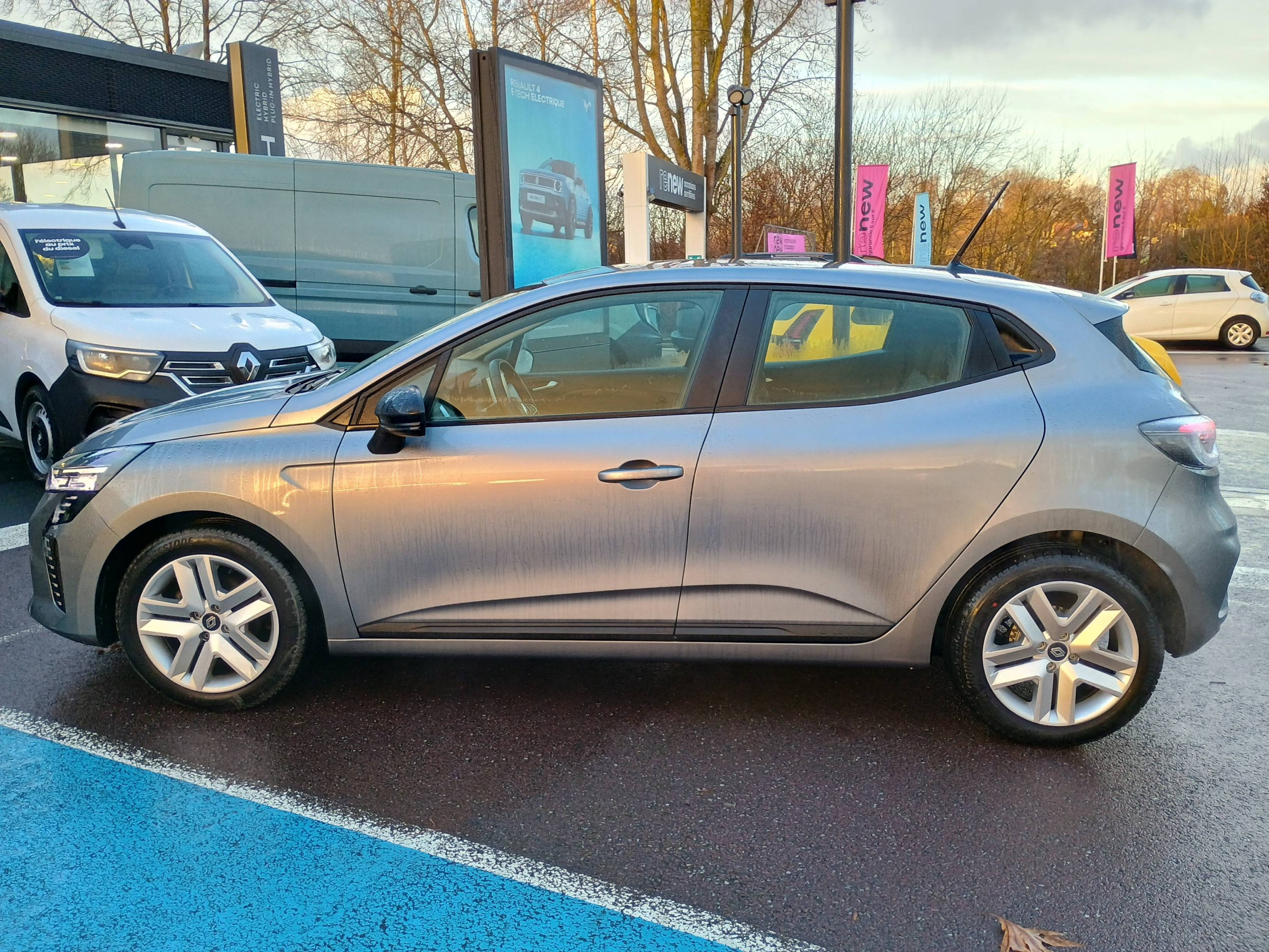 Vente en ligne Renault Clio 5 Clio SCe 65 au prix de 14 990 €