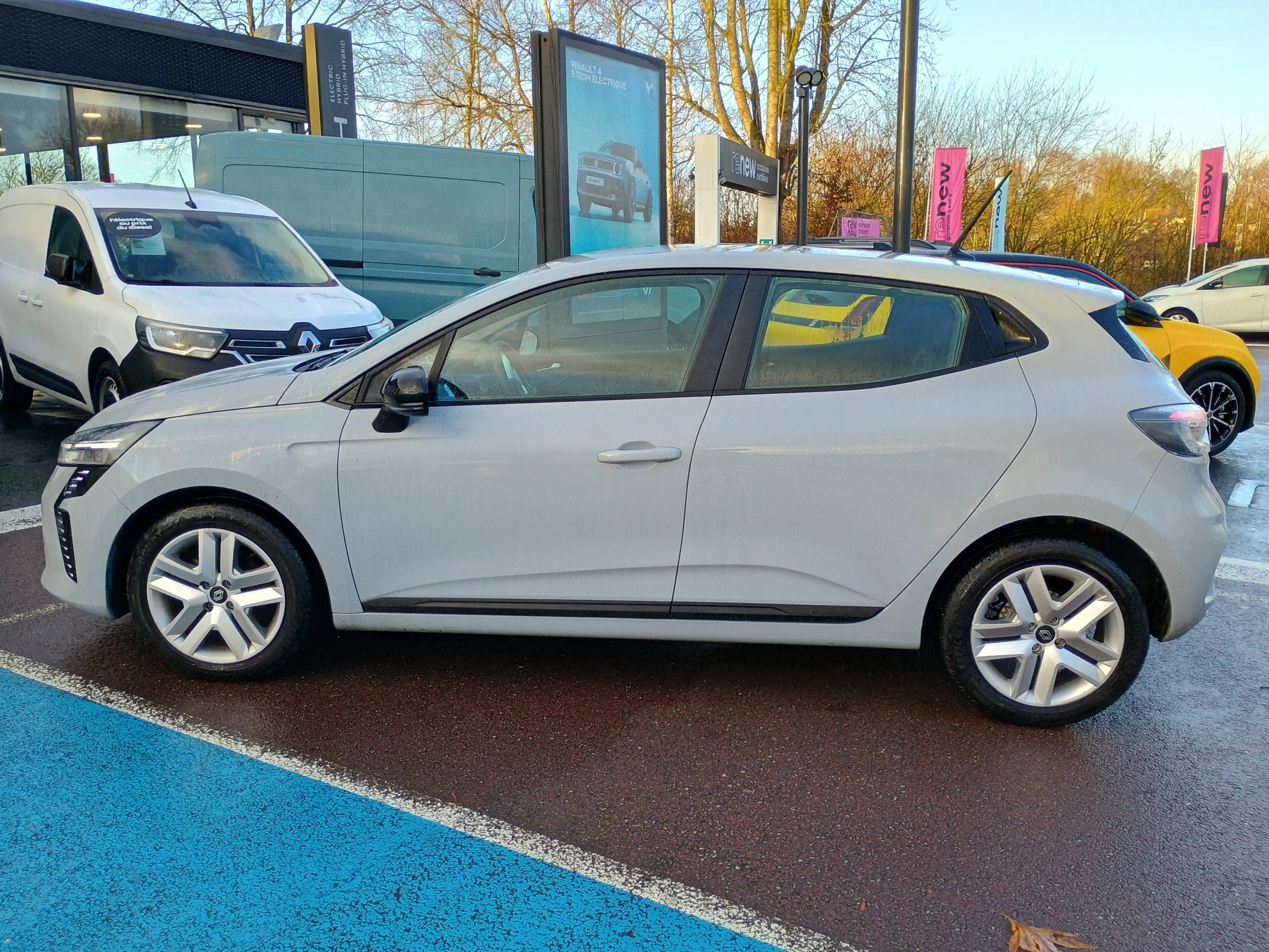 Vente en ligne Renault Clio 5 Clio SCe 65 au prix de 14 990 €