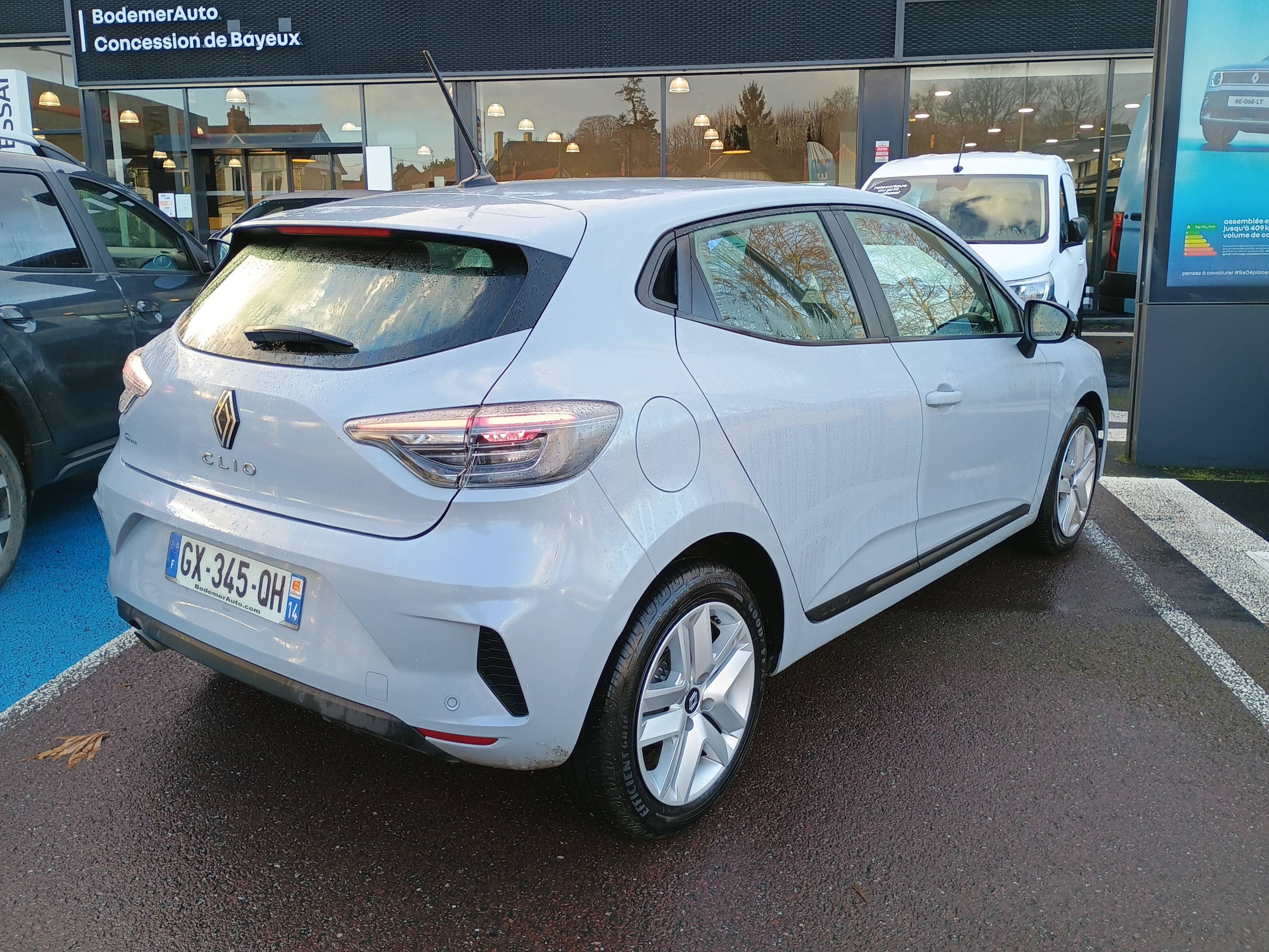 Vente en ligne Renault Clio 5 Clio SCe 65 au prix de 14 990 €