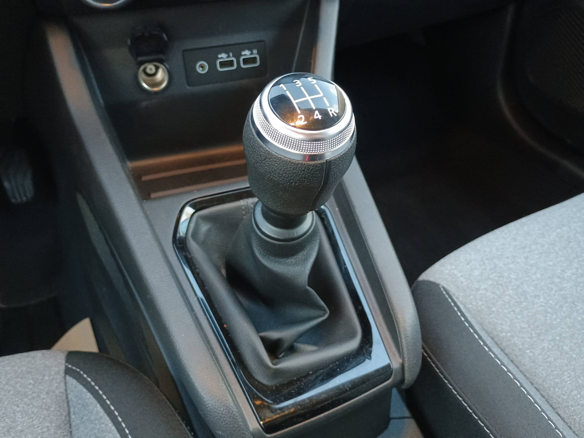 Vente en ligne Renault Clio 5 Clio SCe 65 au prix de 14 990 €